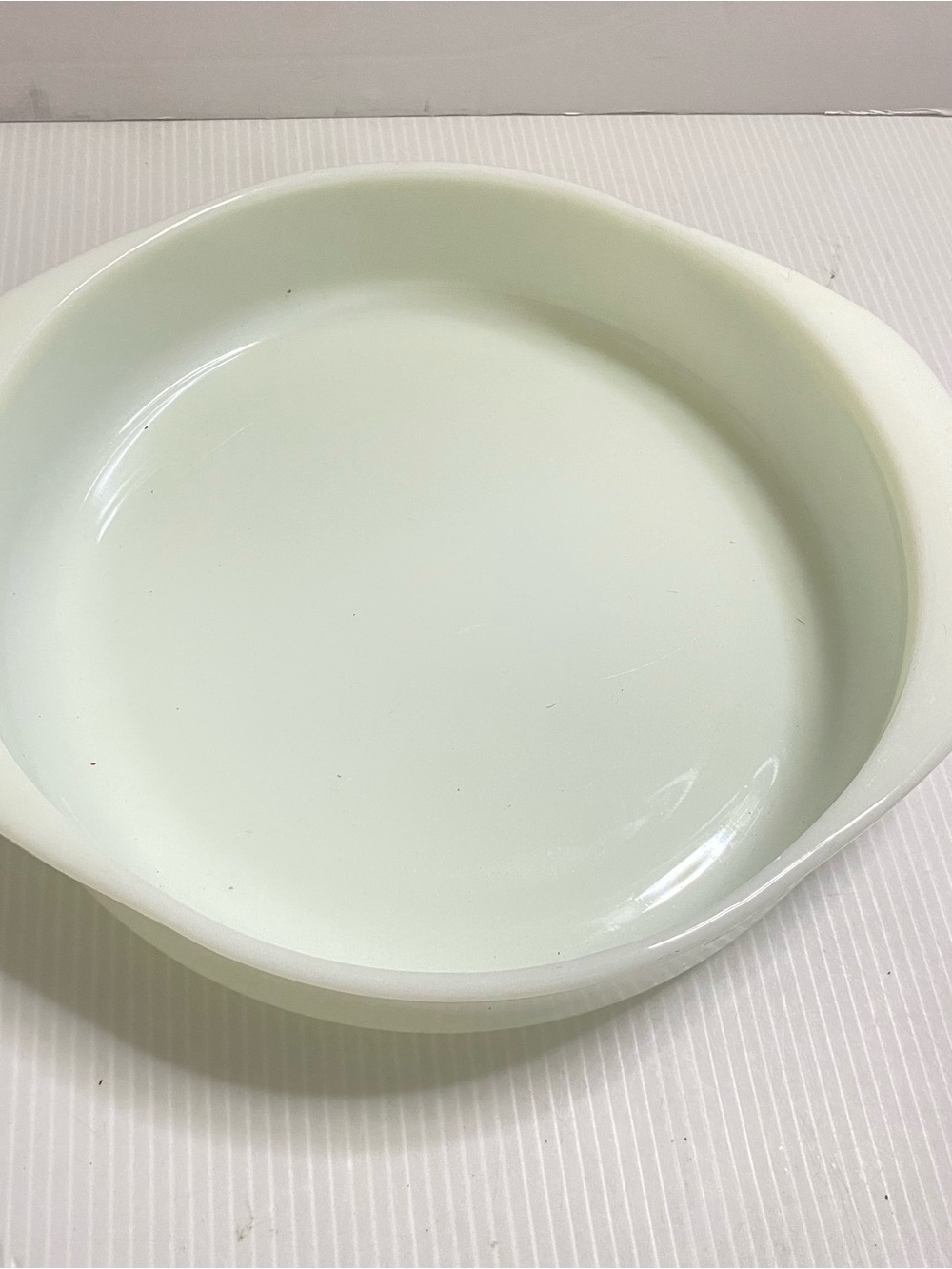 Pyrex White Milk Round Baking Pie Dish - Classic Home Dining Corning USA